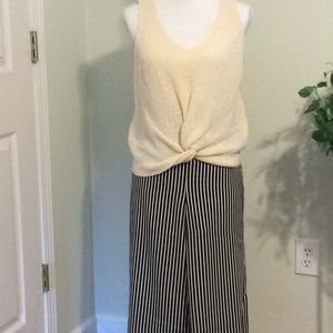 ❤️WISHLIST sleeveless knit sweater in cream, Medium